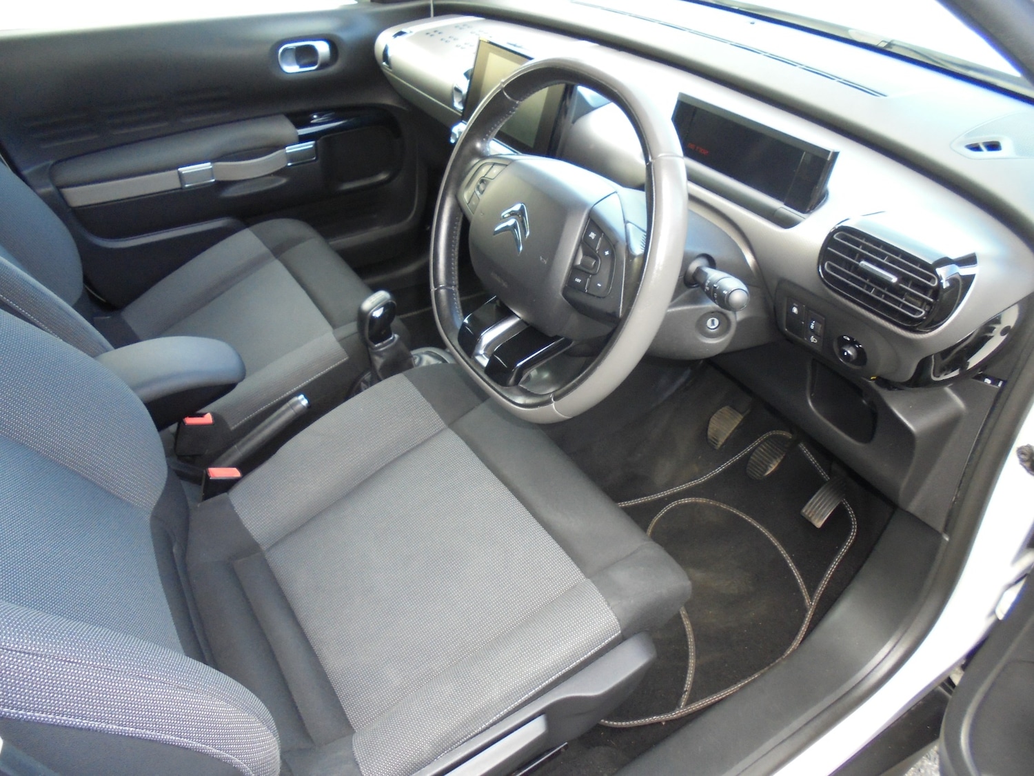 Used Citroen C4 Cactus 2015 for sale - 78177550: Photo 2