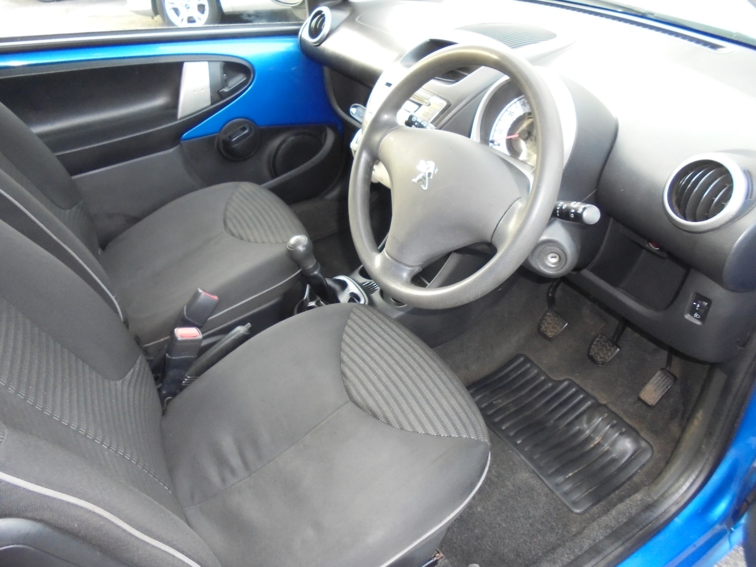 Used Peugeot 107 2012 for sale - 77137880: Photo 2