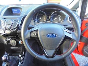 Used Ford Fiesta 2016 for sale - 76600061: Photo