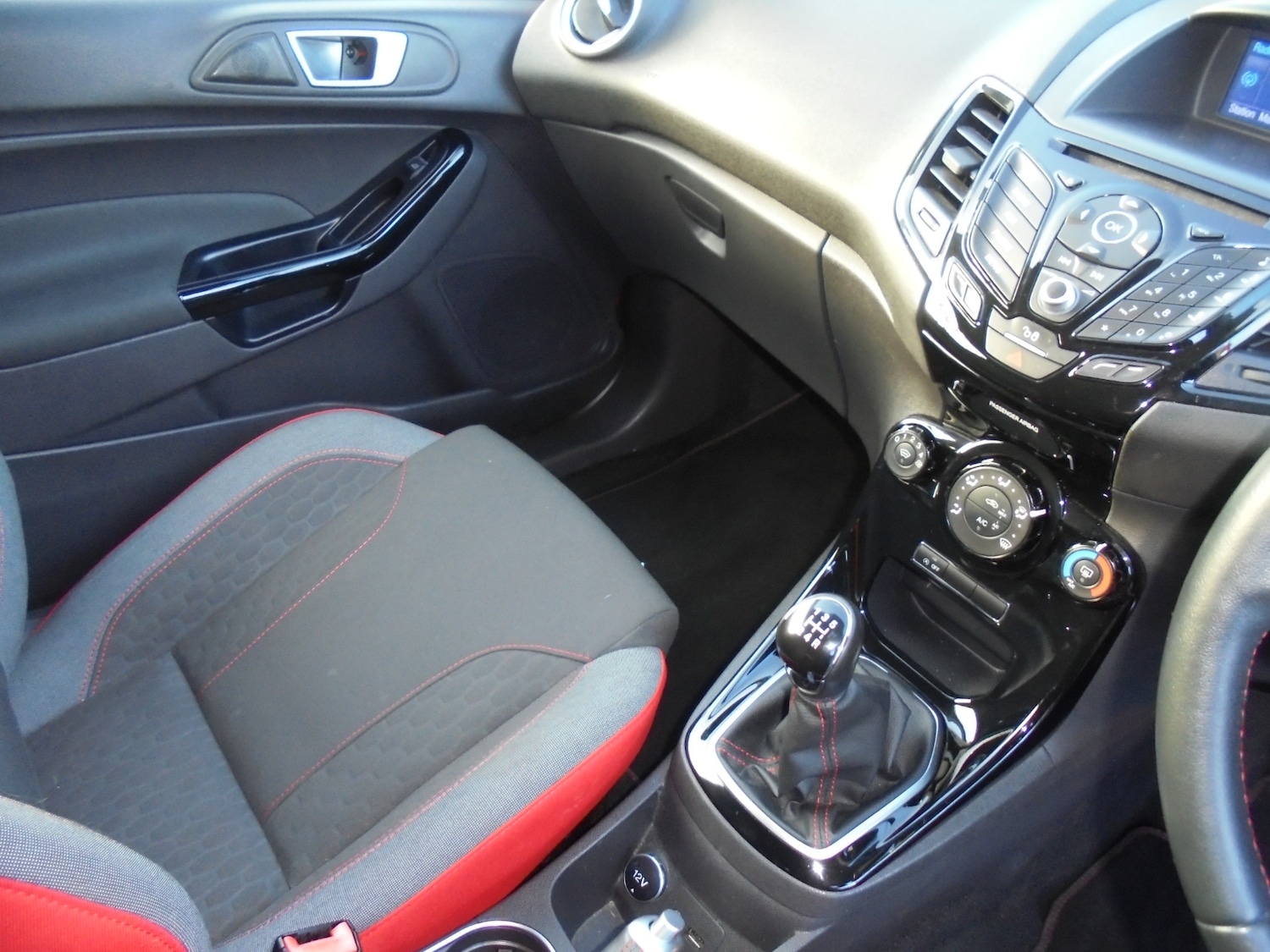 Used Ford Fiesta 2016 for sale - 76600061: Photo 6