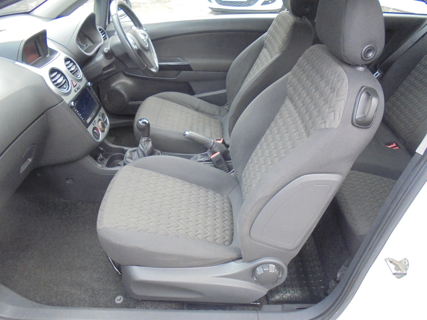 Used Vauxhall Corsa 2013 for sale - 76170548: Photo 8