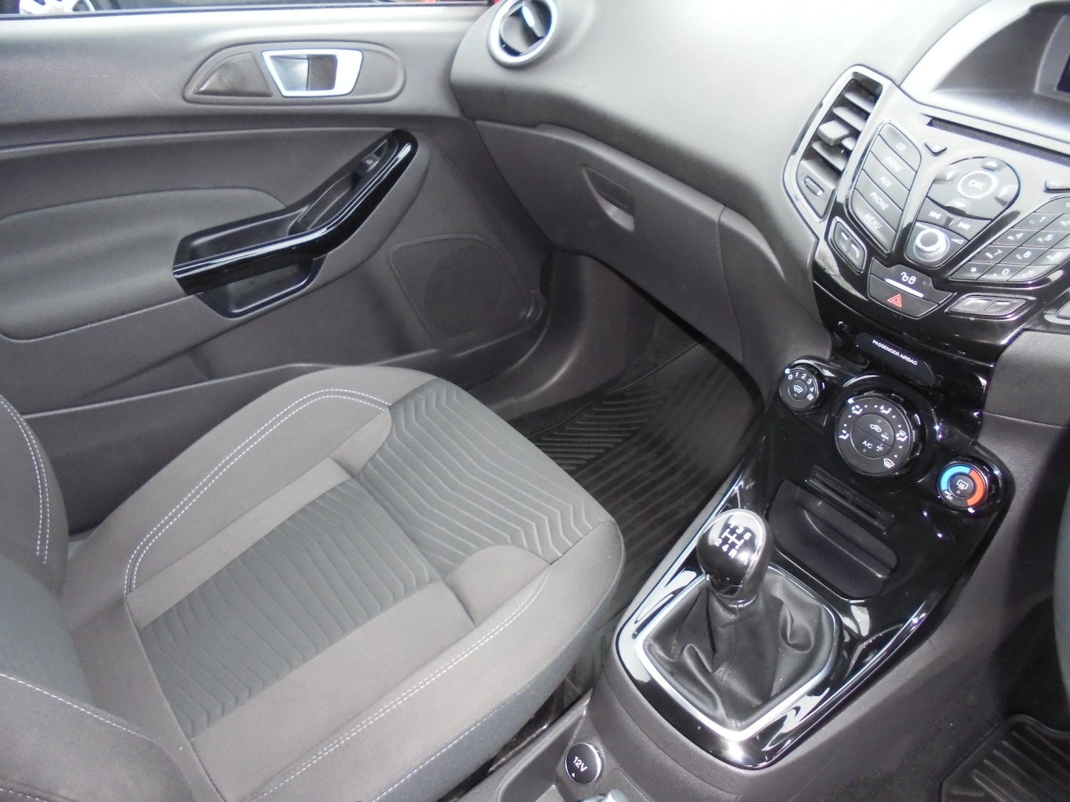 Used Ford Fiesta 2017 for sale - 76684131: Photo 6