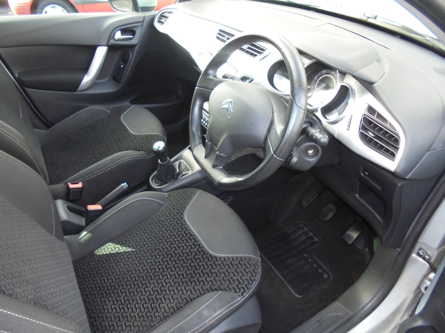 Used Citroen C3 2011 for sale - 76365232: Photo 2