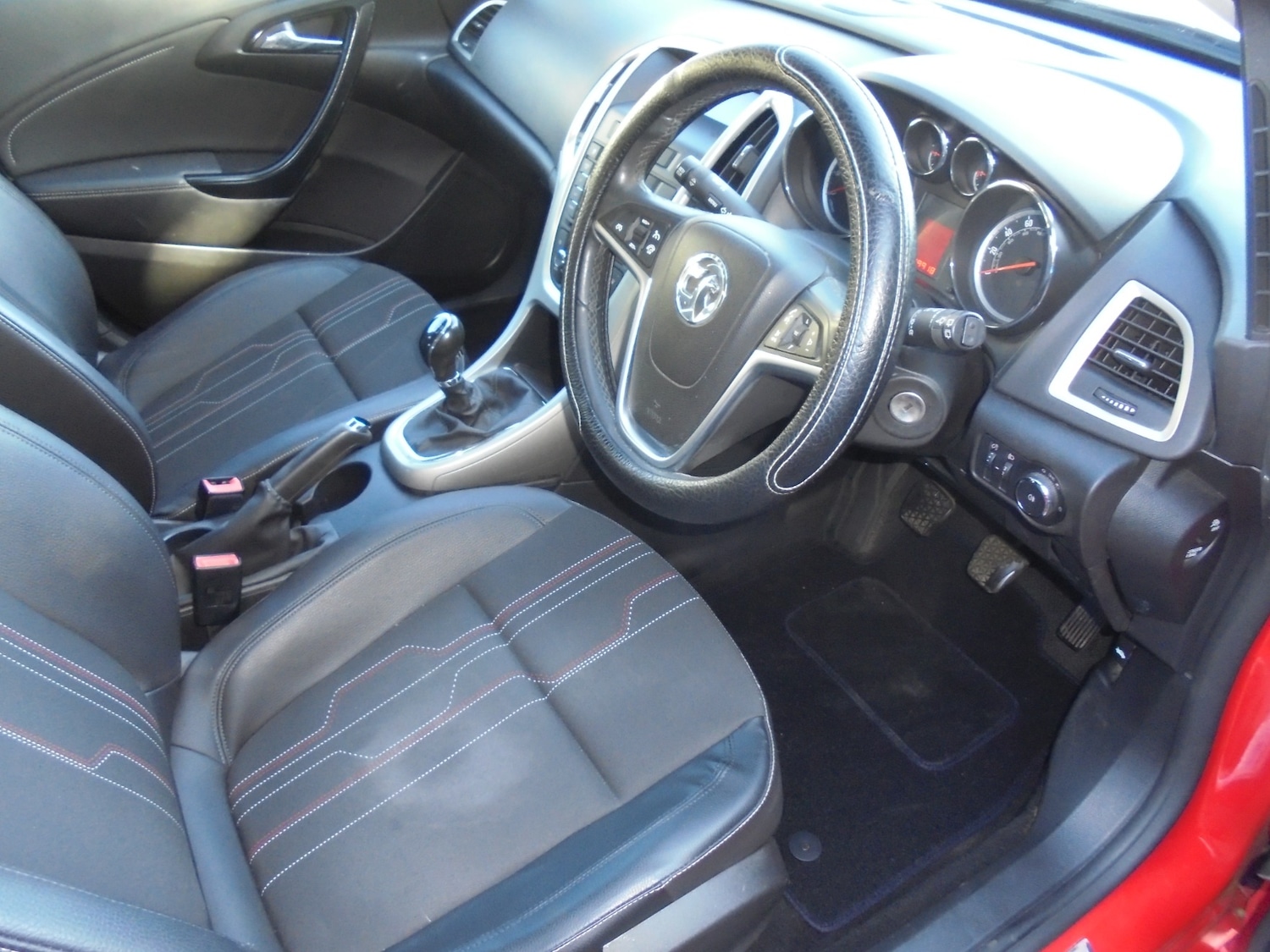 Used Vauxhall Astra 2013 for sale - 78027441: Photo 2