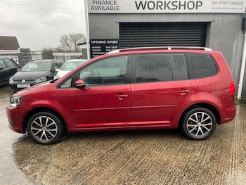 Used Volkswagen Touran 2011 for sale - 77013828: Photo