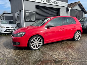 Used Volkswagen Golf 2010 for sale - 77820000: Photo