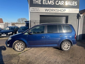 Used Volkswagen Touran 2010 for sale - 76750711: Photo