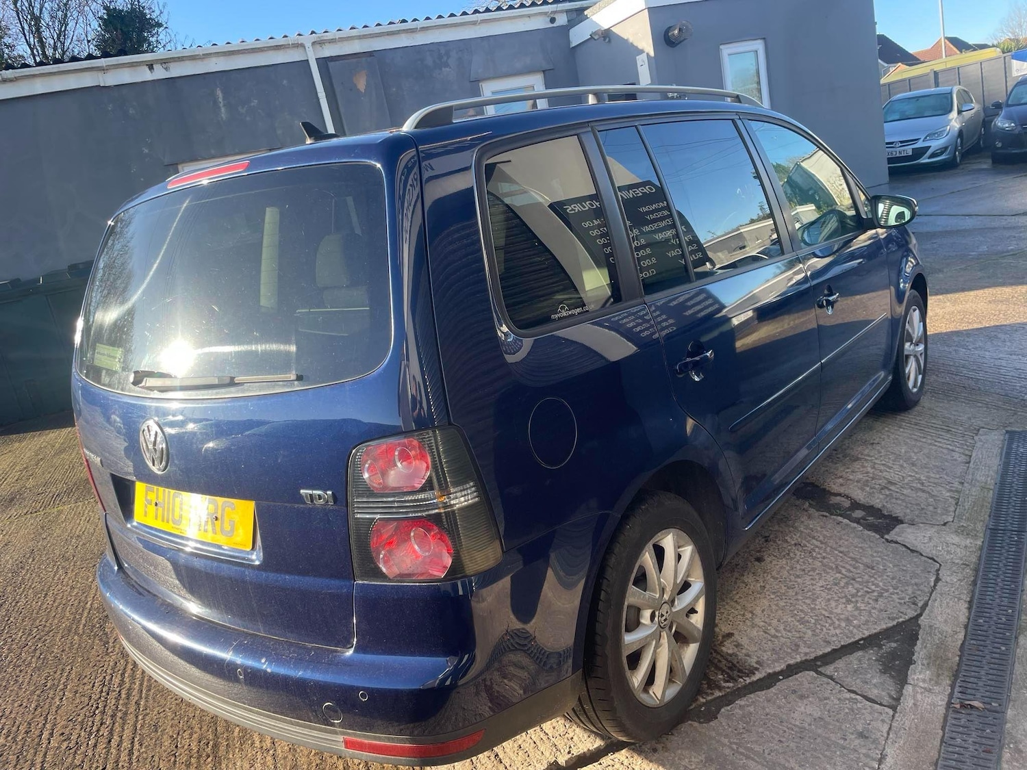 Used Volkswagen Touran 2010 for sale - 76750711: Photo 4