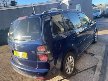 Used Volkswagen Touran 2010 for sale - 76750711: Photo