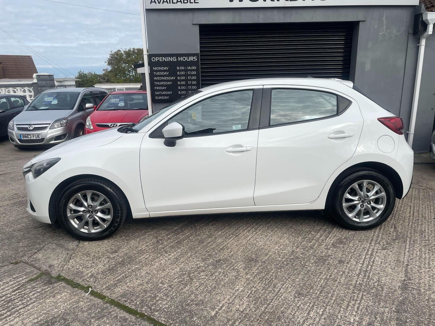Used Mazda Mazda2 2016 for sale - 76298960: Photo 2