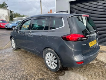 Used Vauxhall Zafira Tourer 2015 for sale - 77533628: Photo