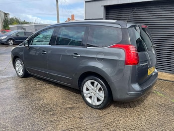 Used Peugeot 5008 2010 for sale - 78212260: Photo