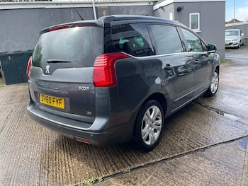 Used Peugeot 5008 2010 for sale - 78212260: Photo