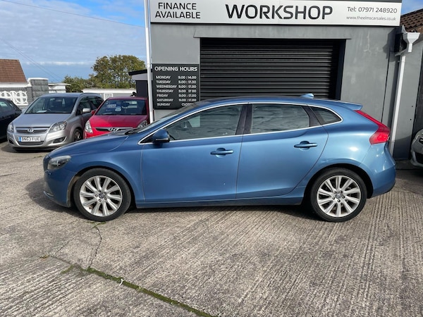 Used Volvo V40 2014 for sale - 76298962: Photo 2
