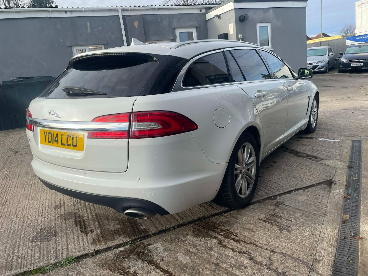 Used Jaguar XF 2014 for sale - 76627456: Photo 4
