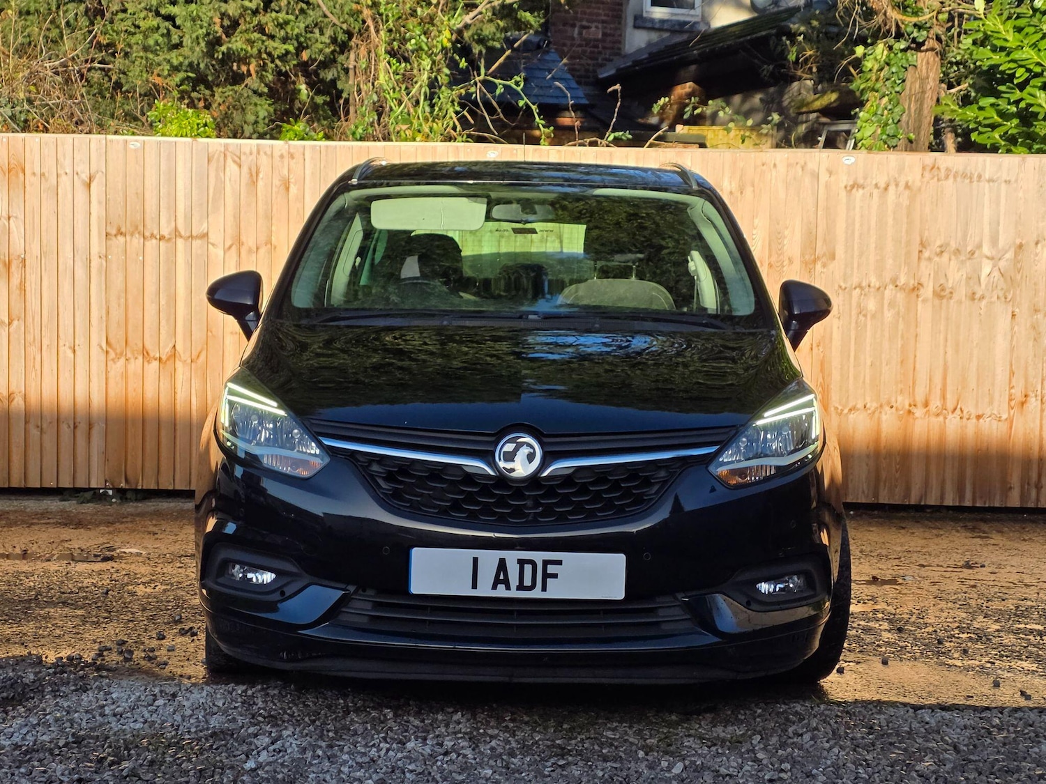 Used Vauxhall Zafira 2017 for sale - 77021295: Photo 2