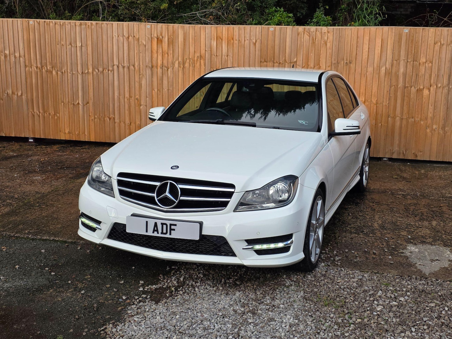 Used Mercedes-Benz C Class 2014 for sale - 76992927: Photo 3