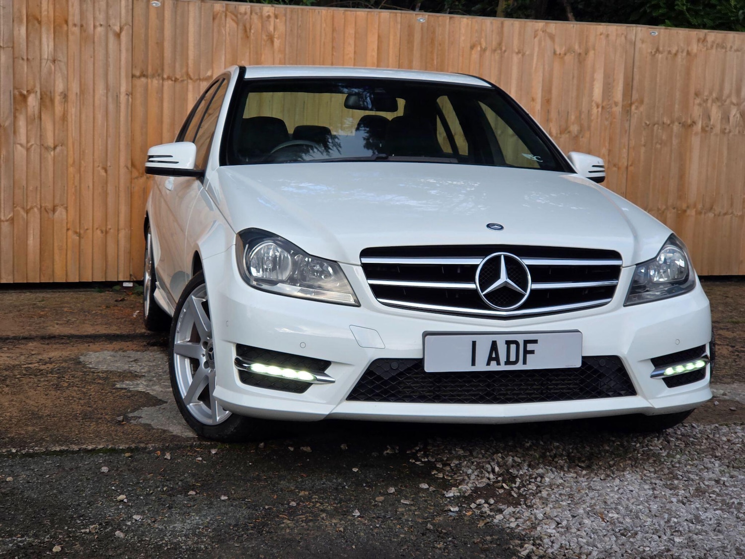 Used Mercedes-Benz C Class 2014 for sale - 76992927: Photo 7