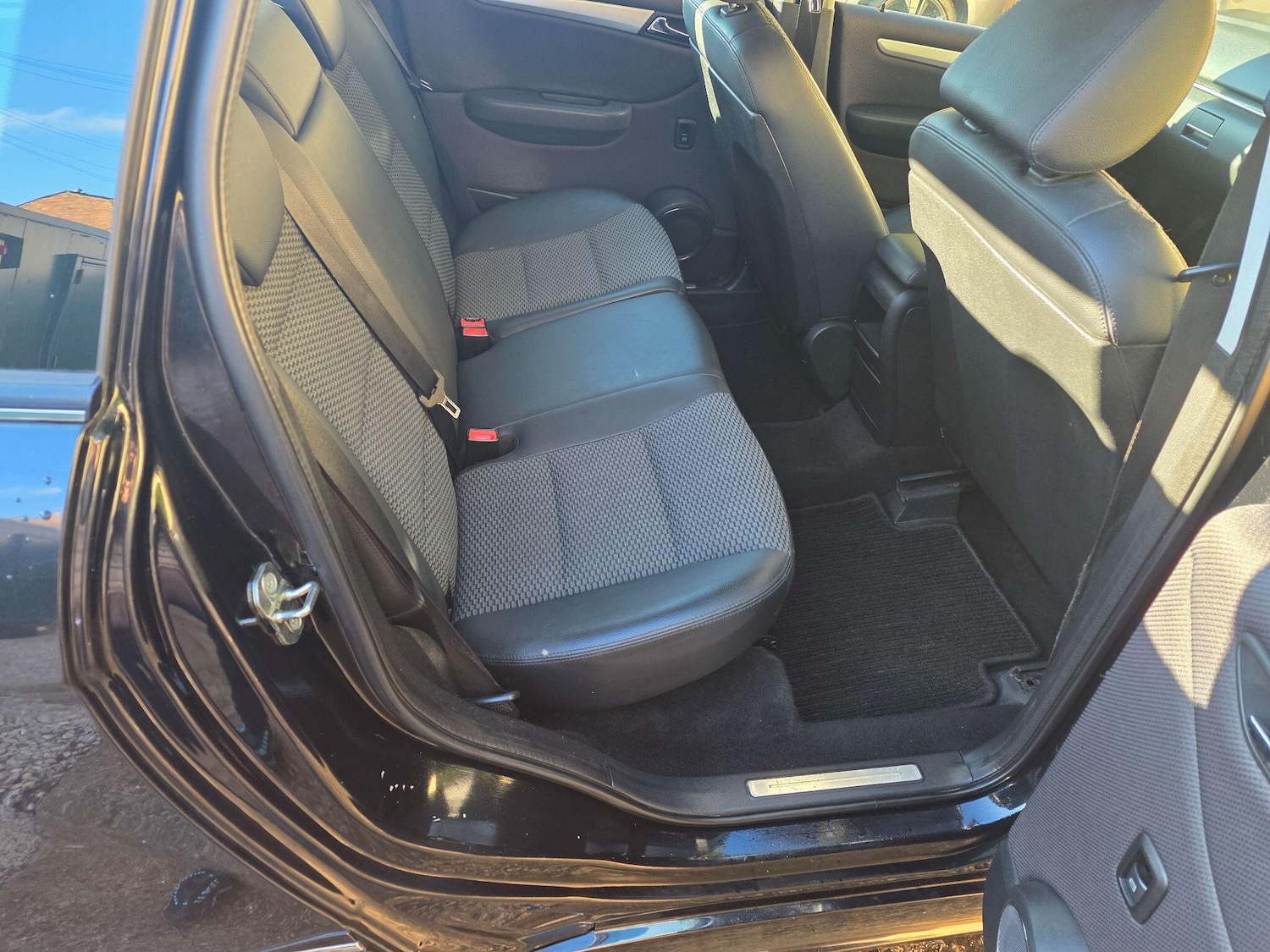 Used Mercedes-Benz B Class 2009 for sale - 77242789: Photo 34