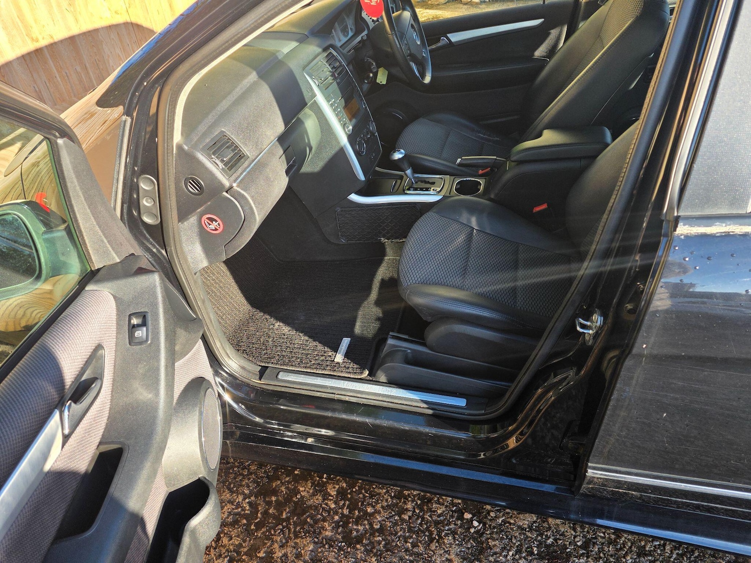 Used Mercedes-Benz B Class 2009 for sale - 77242789: Photo 44