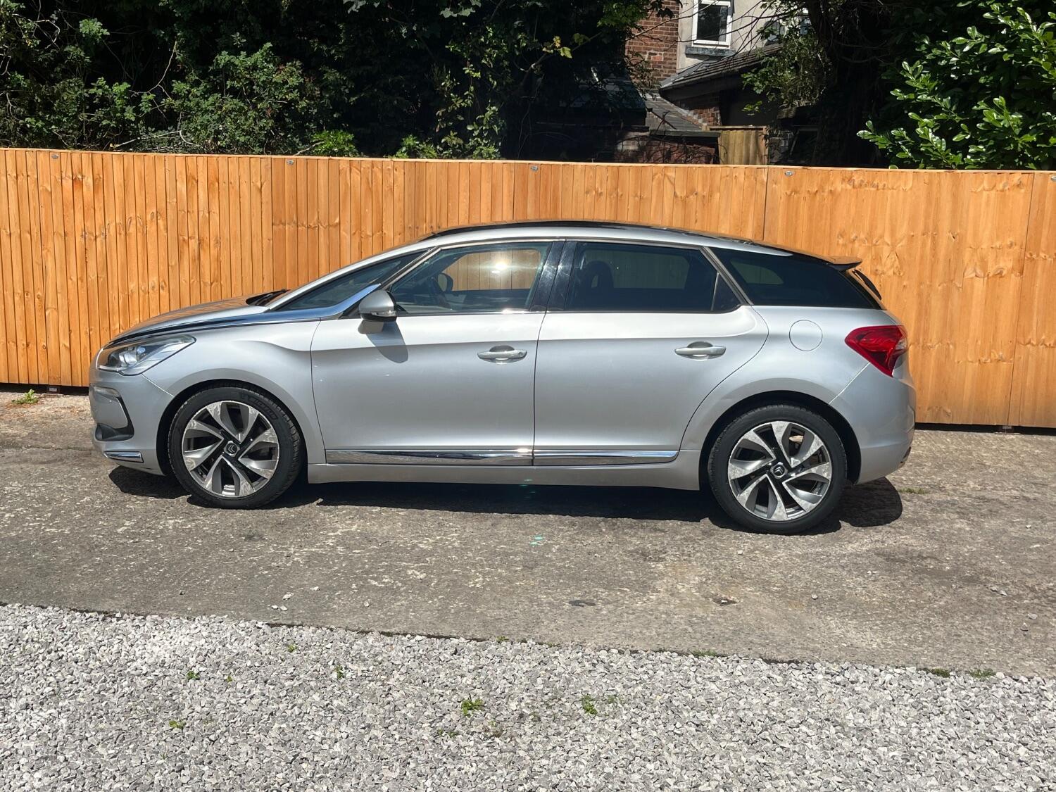 Used Citroen DS5 2012 for sale - 76646339: Photo 5