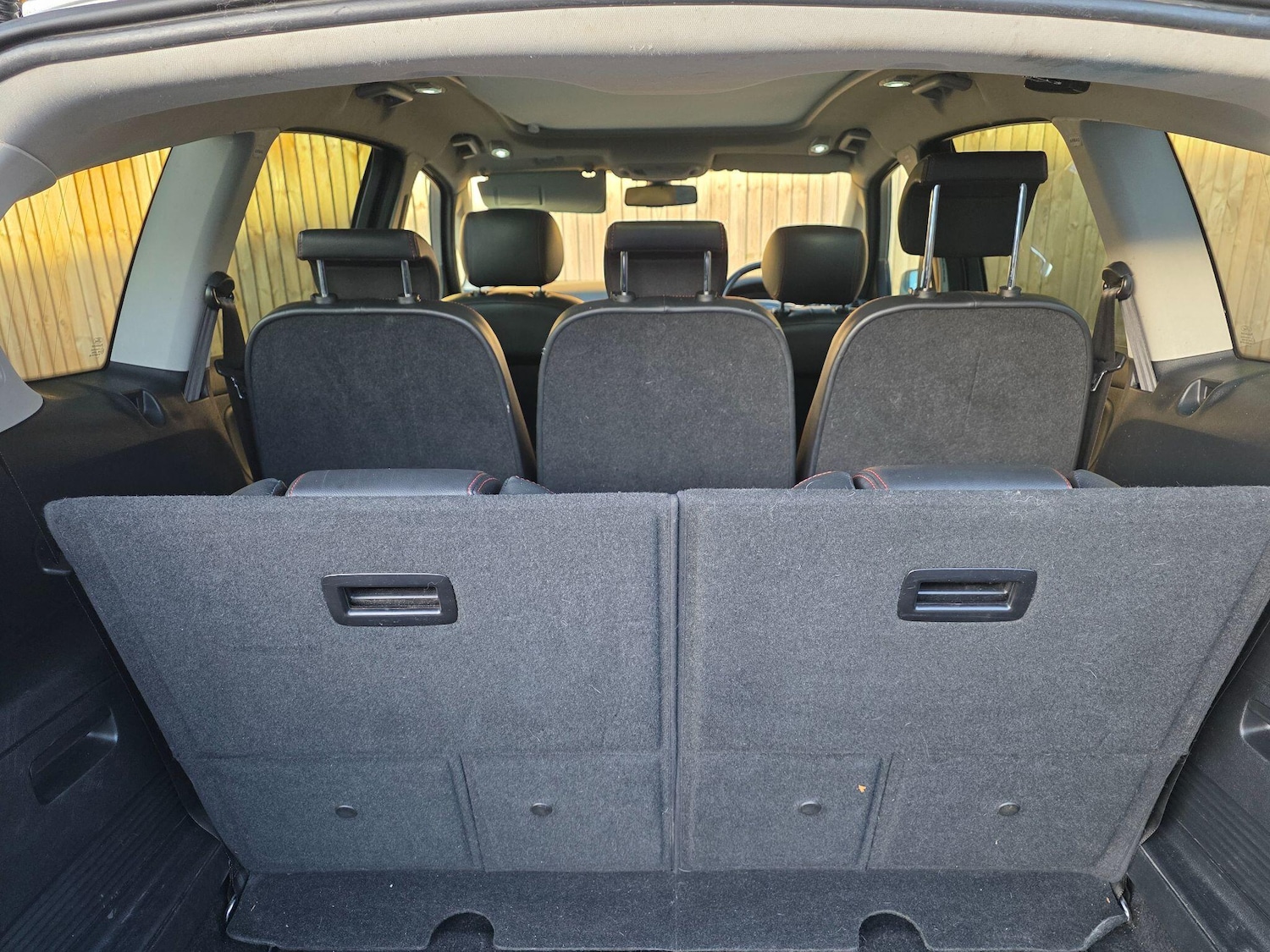 Used Ford S-Max 2010 for sale - 76786452: Photo 32