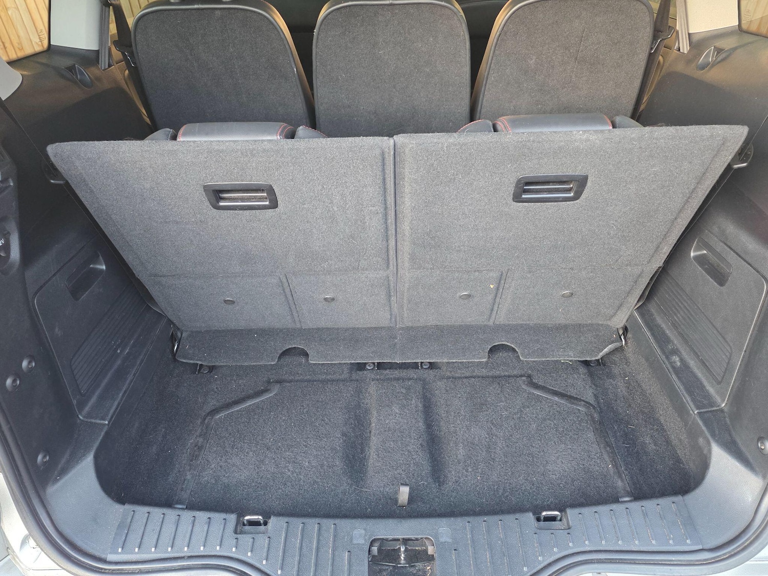 Used Ford S-Max 2010 for sale - 76786452: Photo 33