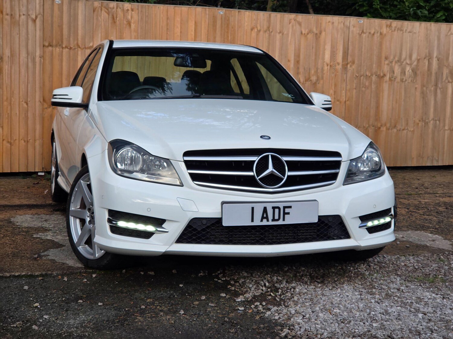 Used Mercedes-Benz C Class 2014 for sale - 76645158: Photo 8