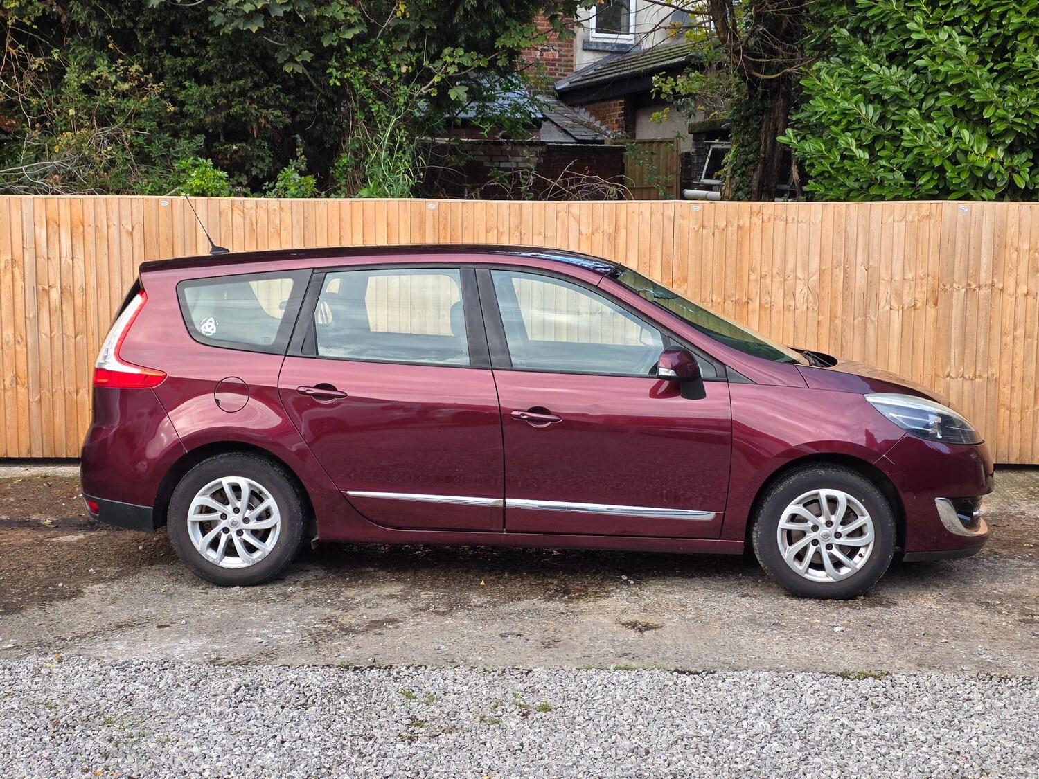 Used Renault Grand Scenic 2013 for sale - 76646164: Photo 32