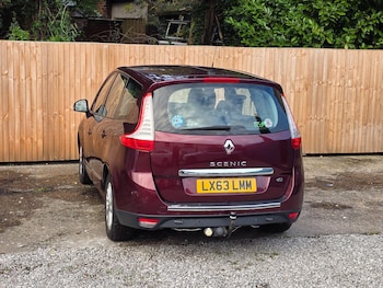 Used Renault Grand Scenic 2013 for sale - 76646164: Photo