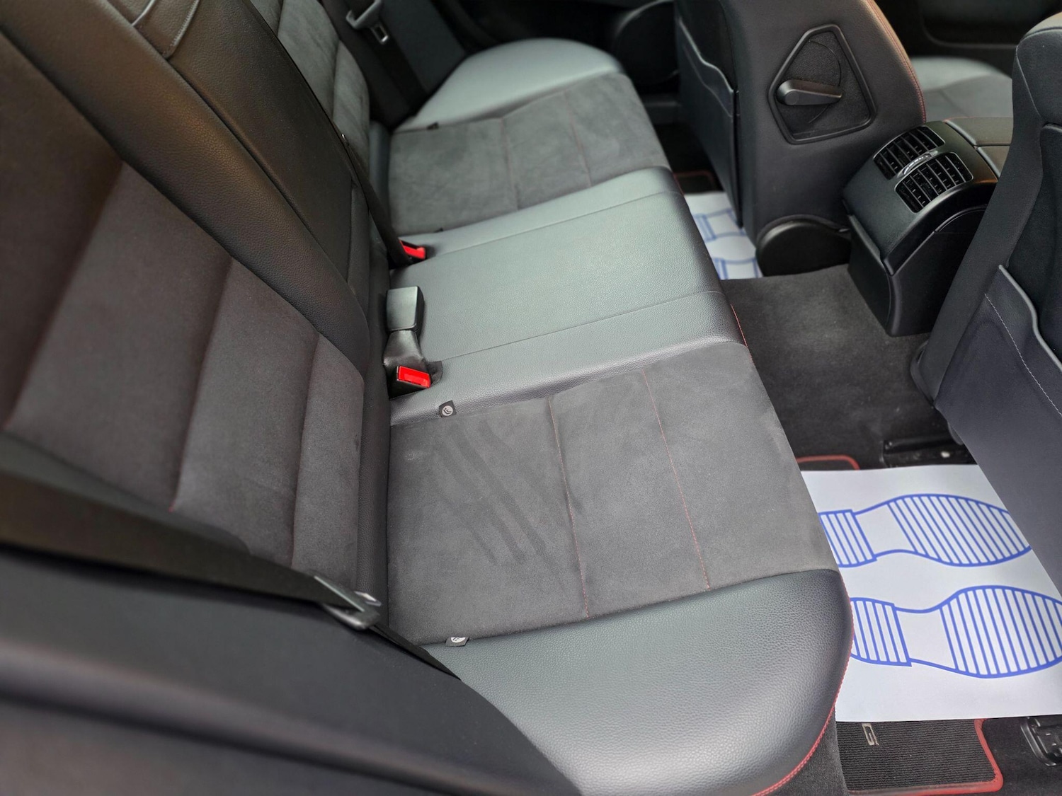 Used Mercedes-Benz C Class 2013 for sale - 76645596: Photo 43