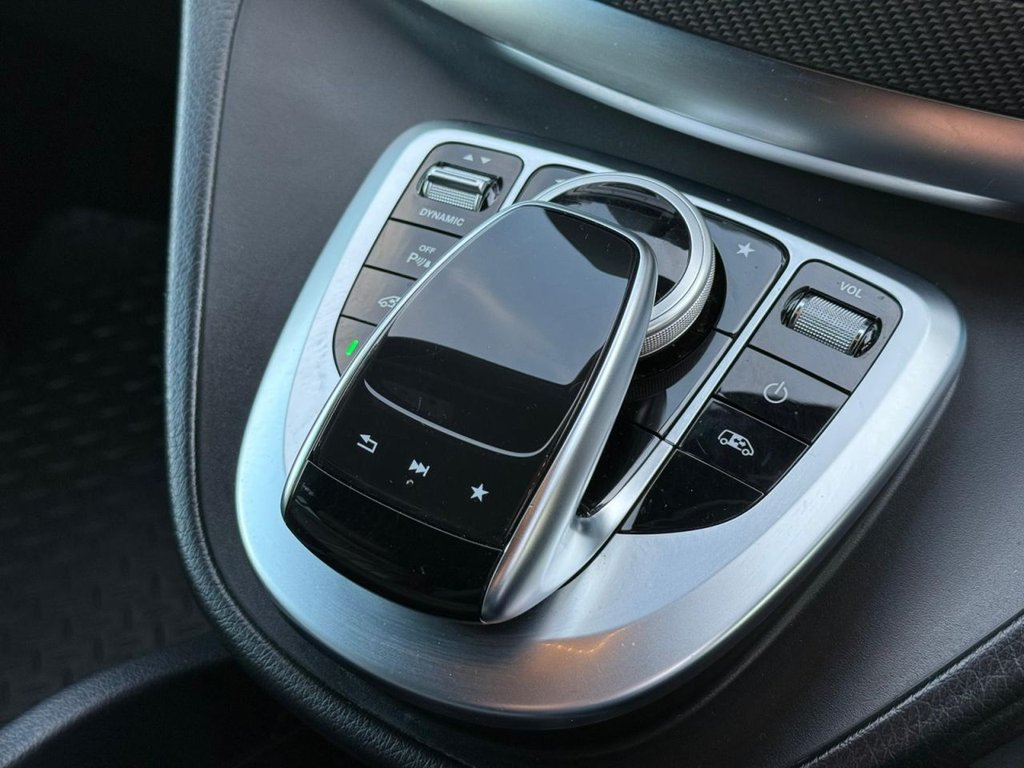 Used Mercedes-Benz V-Class 2018 for sale - 76686430: Photo 41