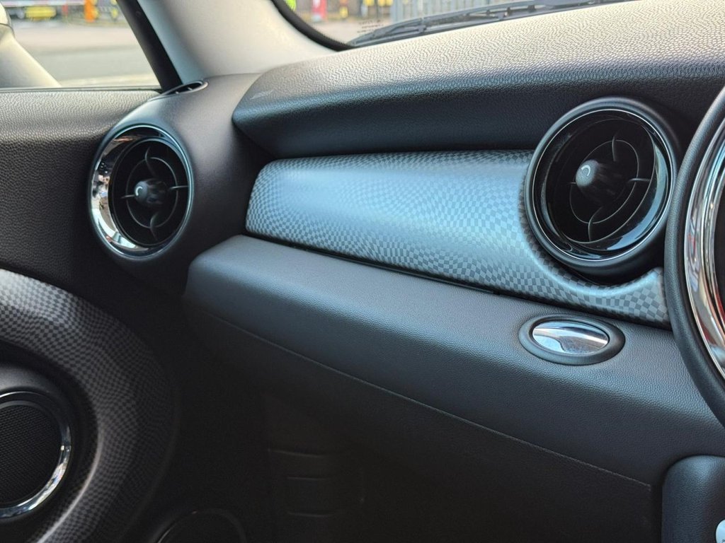 Used MINI Hatch 2009 for sale - 76535997: Photo 20