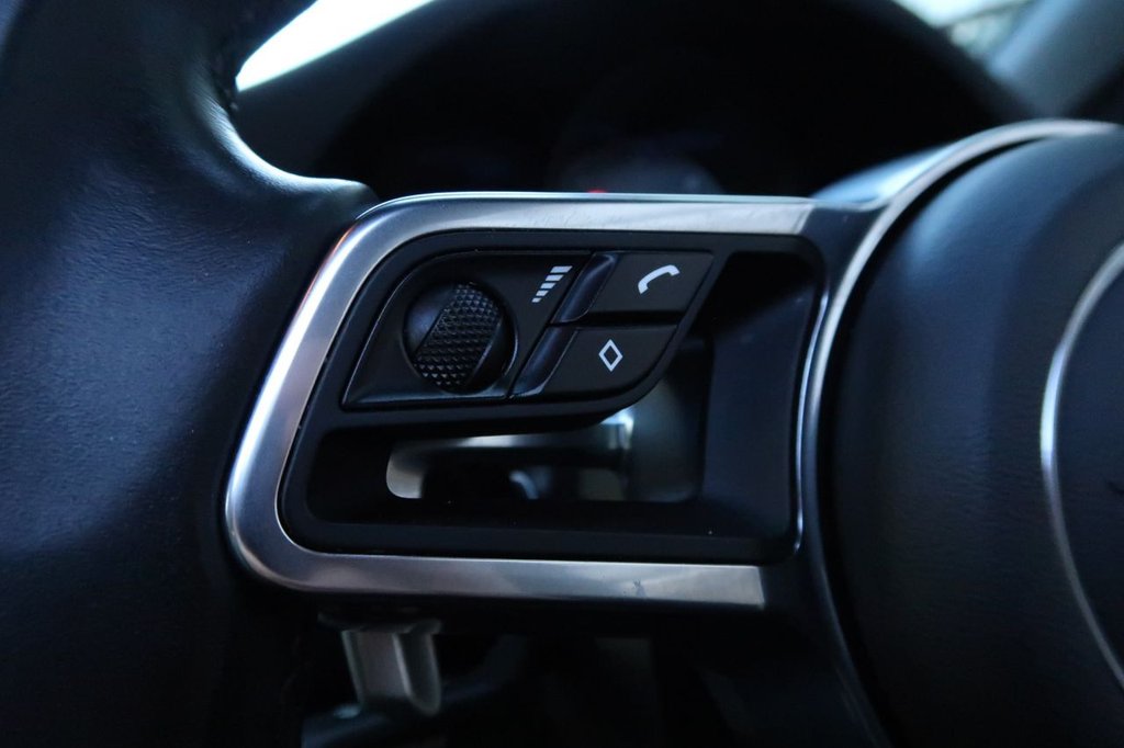 Used Porsche Macan 2017 for sale - 77236823: Photo 16