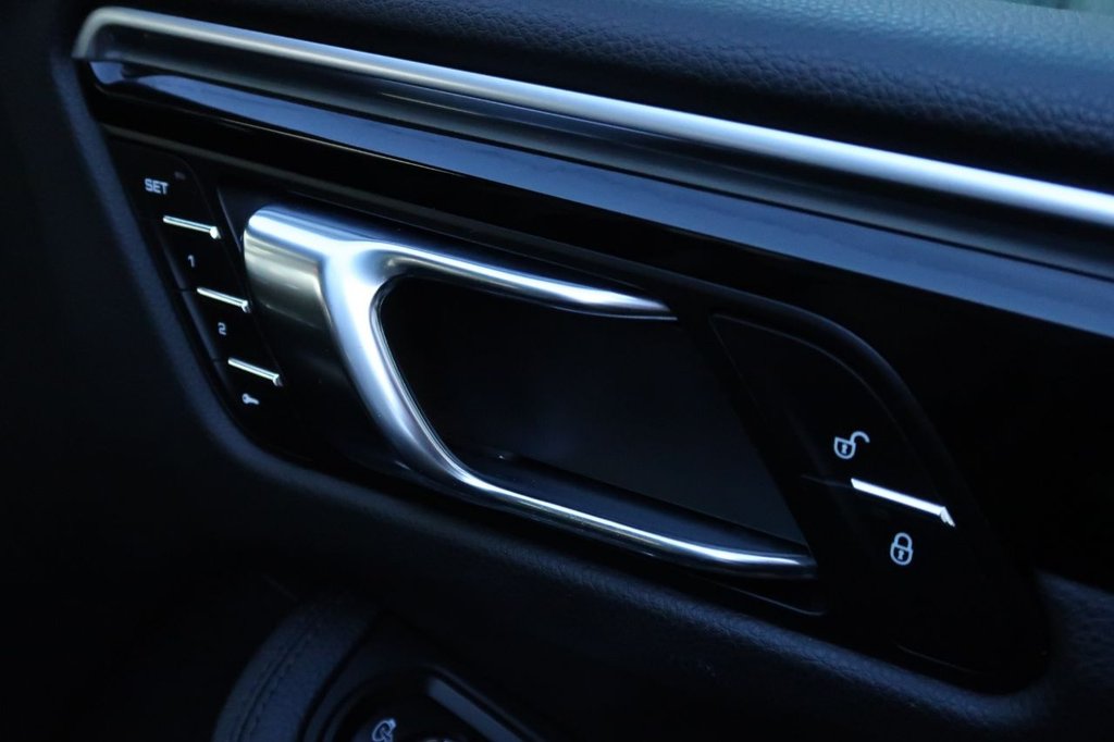 Used Porsche Macan 2017 for sale - 77236823: Photo 21