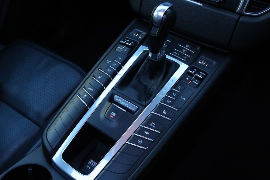 Used Porsche Macan 2017 for sale - 77236823: Photo 31