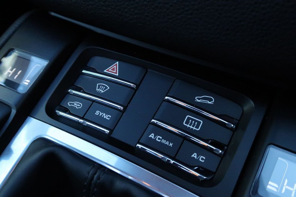 Used Porsche Macan 2017 for sale - 77236823: Photo 32