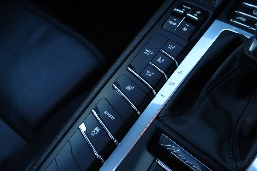 Used Porsche Macan 2017 for sale - 77236823: Photo 33