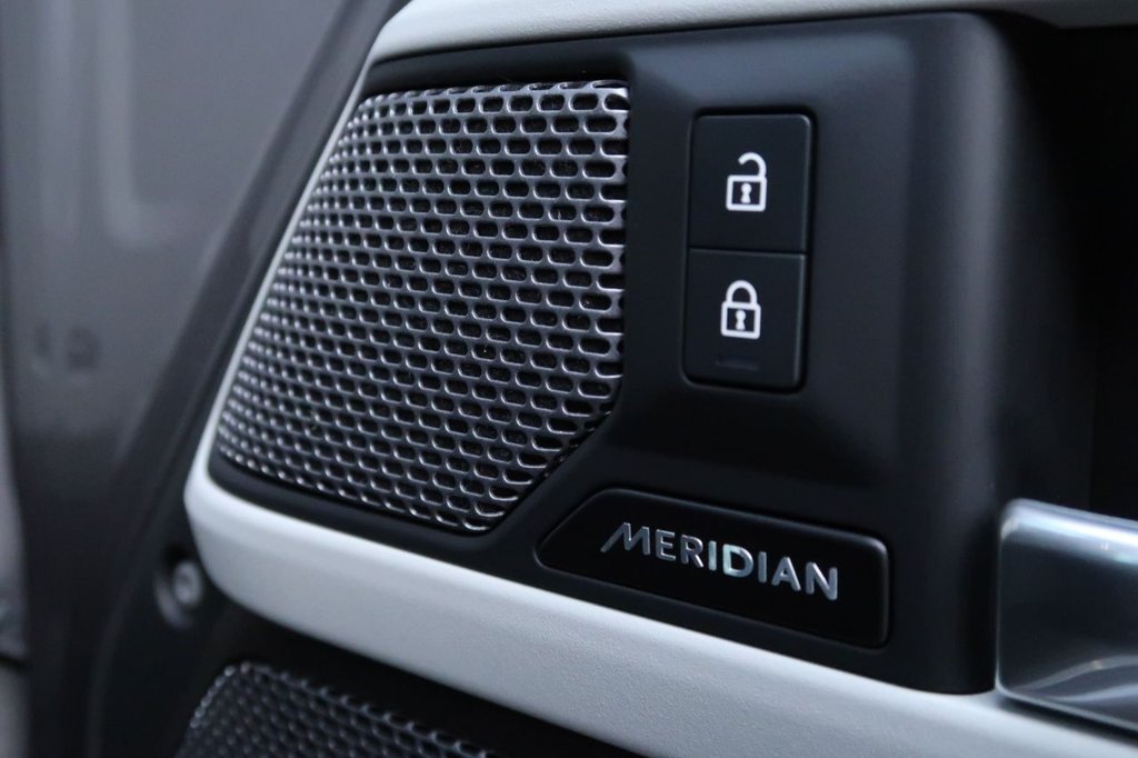 Used Land Rover Defender 2023 for sale - 77089285: Photo 17