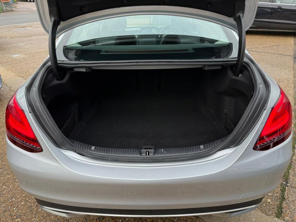 Used Mercedes-Benz C Class 2019 for sale - 76686479: Photo 11