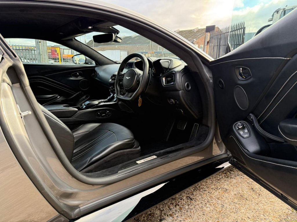 Used Aston Martin Vantage 2019 for sale - 76417350: Photo 32
