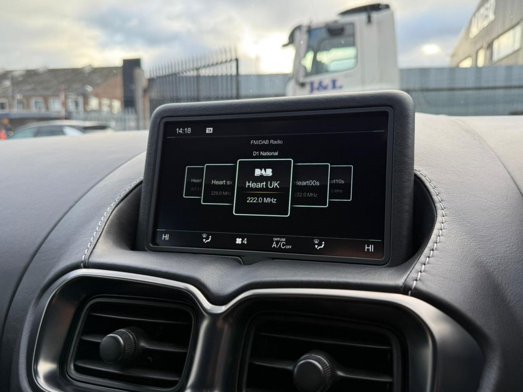 Used Aston Martin Vantage 2019 for sale - 76417350: Photo 39