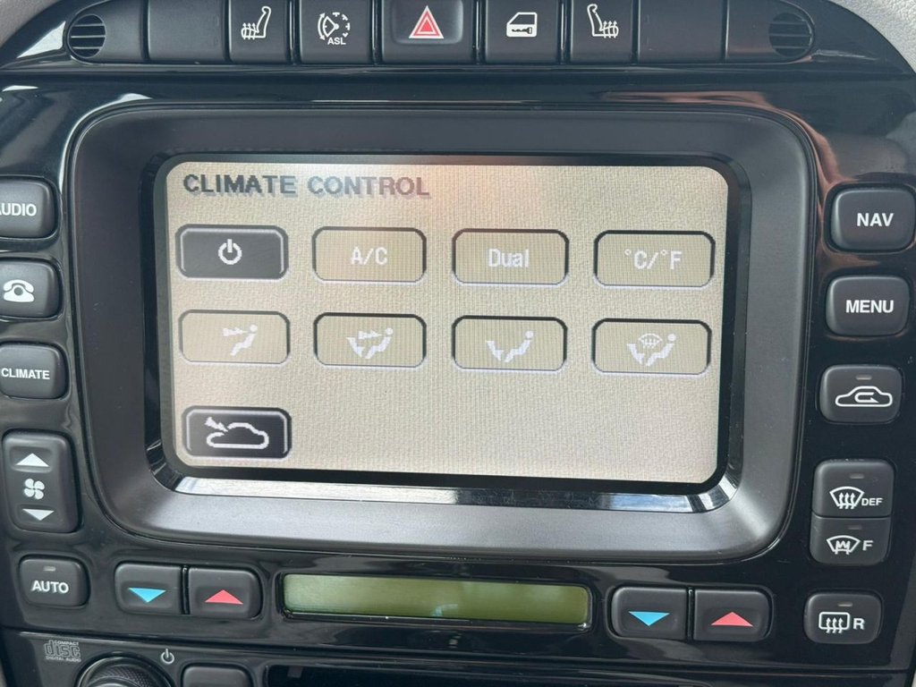 Used Jaguar XJ 2007 for sale - 76546637: Photo 23