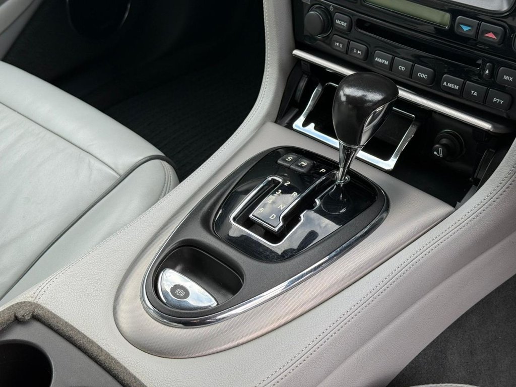 Used Jaguar XJ 2007 for sale - 76546637: Photo 29