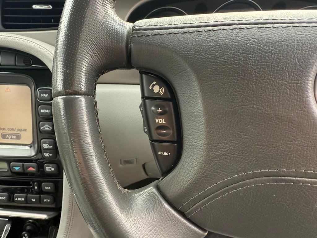 Used Jaguar XJ 2007 for sale - 76546637: Photo 40