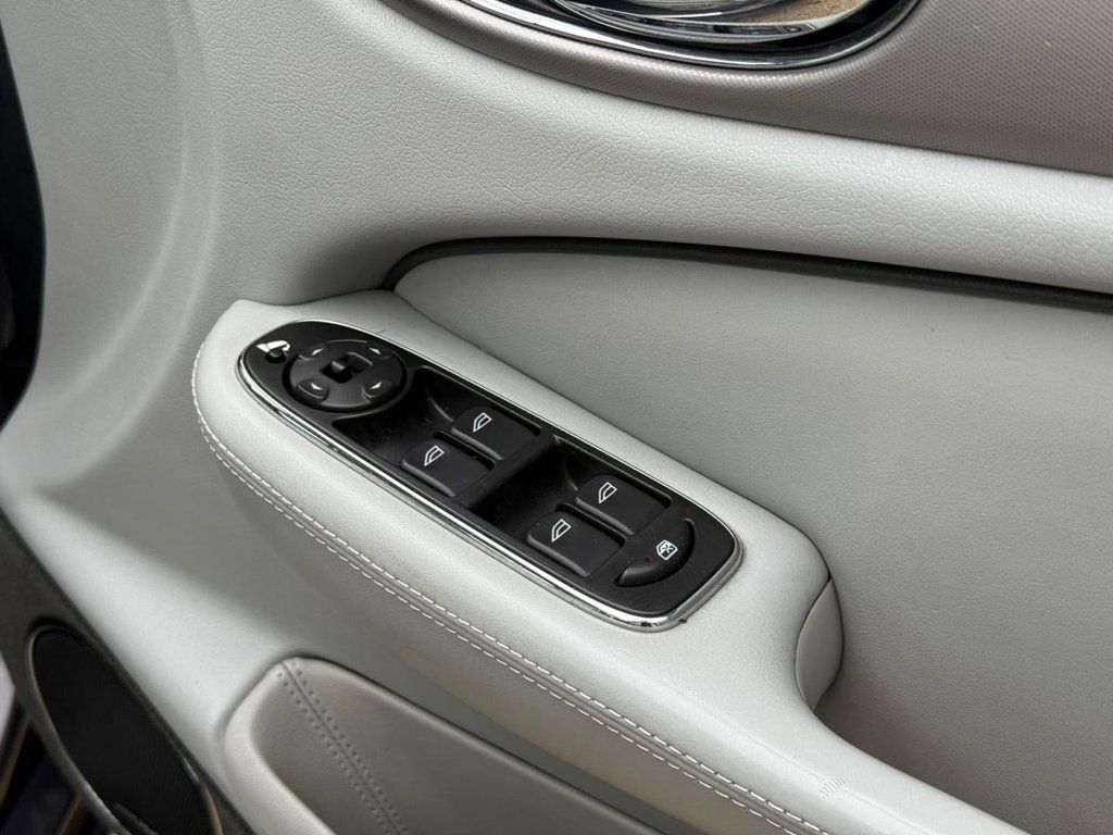 Used Jaguar XJ 2007 for sale - 76546637: Photo 45