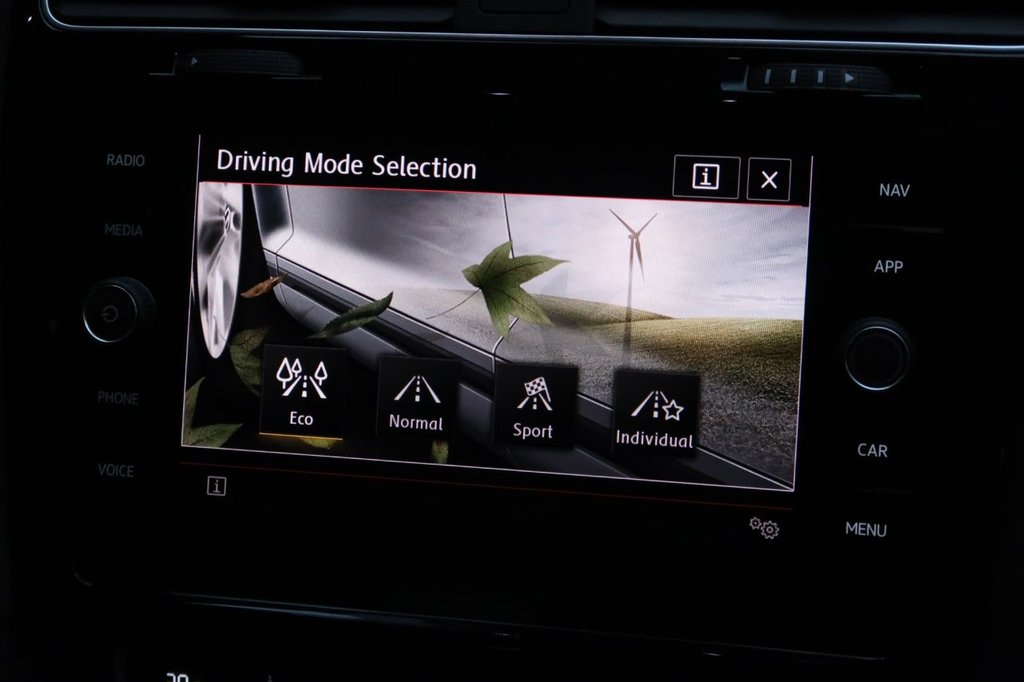 Used Volkswagen Golf 2020 for sale - 77065297: Photo 32