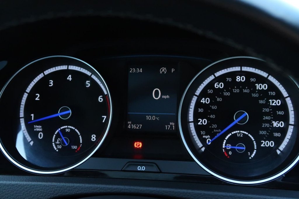 Used Volkswagen Golf 2016 for sale - 76527196: Photo 32