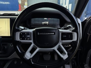 Used Land Rover Defender 2022 for sale - 77319616: Photo