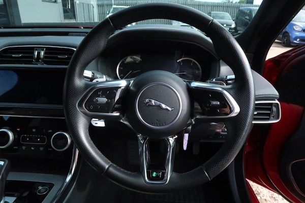 Used Jaguar XE 2019 for sale - 76019198: Photo 11